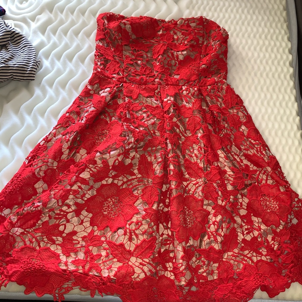 Red&gold lace strapless dress
